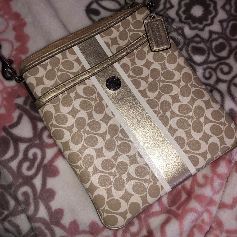 Coach Purse - Picture 2 of 7